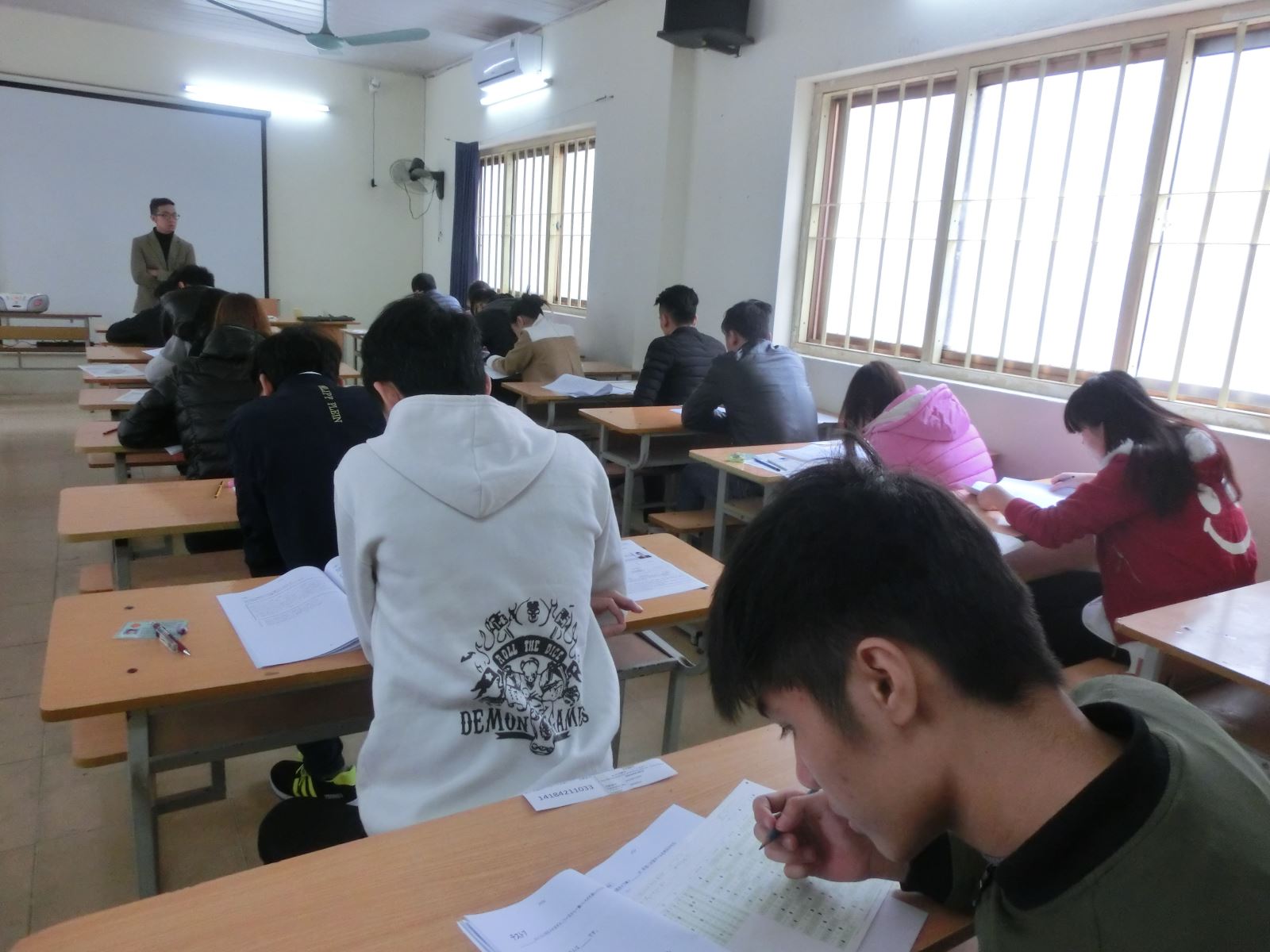 Văn phòng điều hành STBJ (Vietnhat Education) - Tổ chức thi cấp chứng chỉ năng lực tiếng Nhật thương mại (STBJ) đợt 3 năm 2016